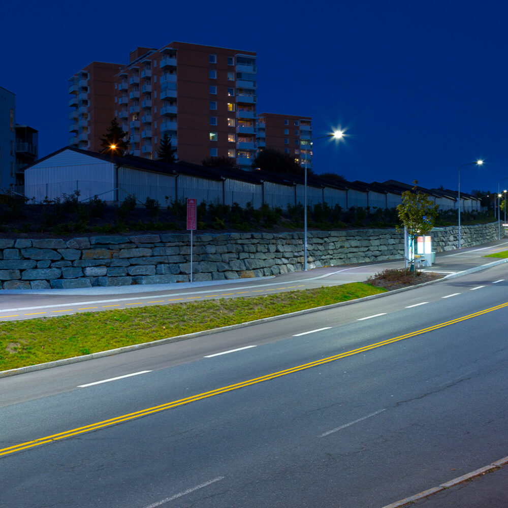L'importance de l'éclairage automobile pour la conduite de nuit et la  visibilité générale sur la route