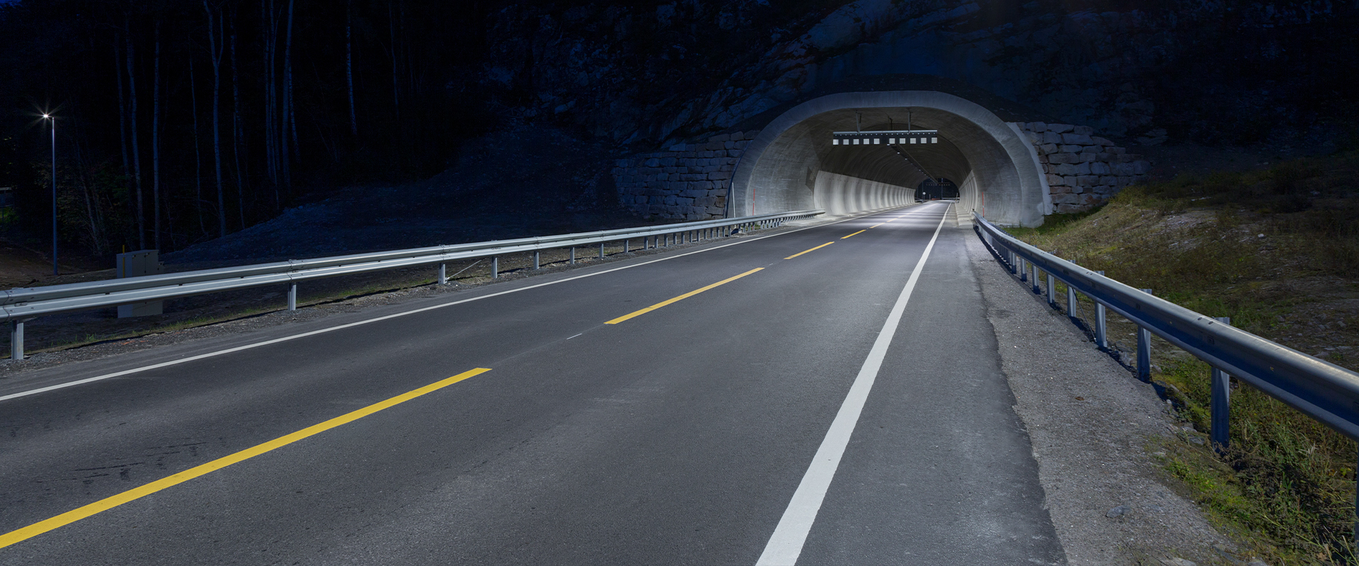Solutions pour l'éclairage à LED des tunnels et galeries et services de contrôle à distance