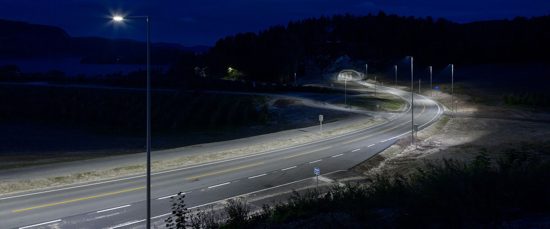 Solutions pour l'éclairage à LED des tunnels et galeries et services de contrôle à distance